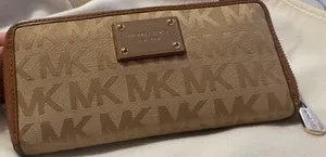 Michael Kors Wallet thumbnail 1