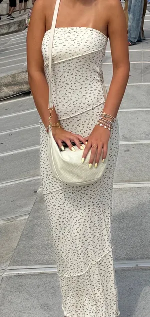 Edikted Maxi Dress Floral Cream Pattern thumbnail 1