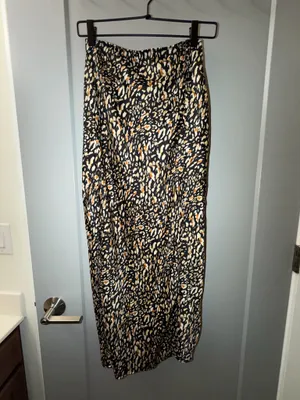 Forever 21 Skirt Leopard Midi Print thumbnail 4