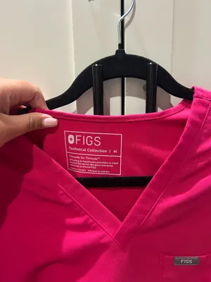 FIGS Scrub Top thumbnail 2