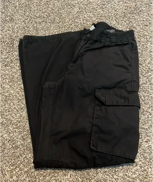 Divided H&M Cargo Pants Black thumbnail 1