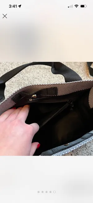 Lululemon shoulder tote thumbnail 5