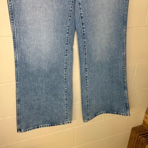 NWT Wrangler Bonnie 683 Loose Flare Jeans Women’s Size 27 32” Inseam Medium Wash thumbnail 6