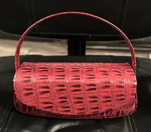 Red Crocodile thumbnail 1