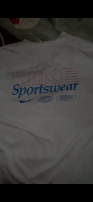 Nike shirt  thumbnail 4