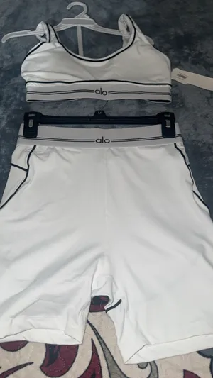 Alo Yoga Set Shorts Bra Sports thumbnail 4