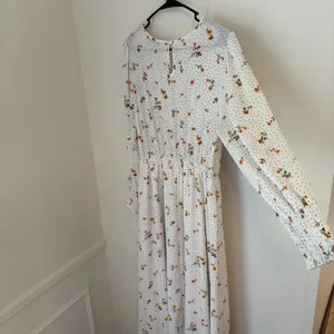 Piper & Scoot White Floral Long Sleeve Smocked Dress Womens XL Long Sleeve thumbnail 3