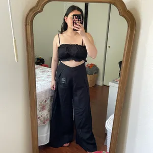 NWT Lulu’s Postcards From Me Black Ruffled Two-Piece Jumpsuit Set thumbnail 6