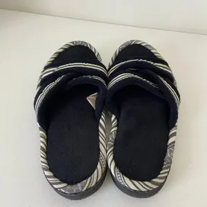 EUC‎ | Isotoner women’s solid bottom slippers — size 7.5-8 thumbnail 2