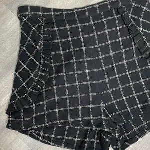 Free People Ginger black and white windowpane ruffle shorts size 8 thumbnail 4