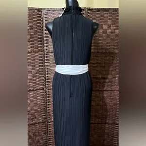 New Alice + Olivia Shayna Belted Pleated Dress – Size 4 – Black thumbnail 5