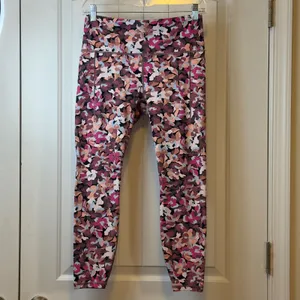 Athleta‎ Transcend Stash Tight Floral Camo High Rise Leggings L Workout Running thumbnail 3