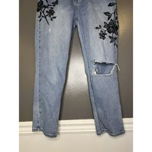 PacSun Mom Jeans Womens 29 Light Wash Hi Rise Embroidered Floral Denim thumbnail 3