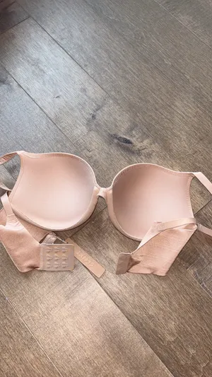 SKIMS Push-Up Plunge Bra thumbnail 2
