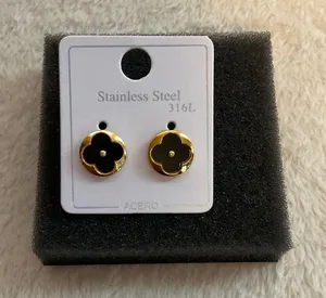 Clover Post Earrings Gold thumbnail 1