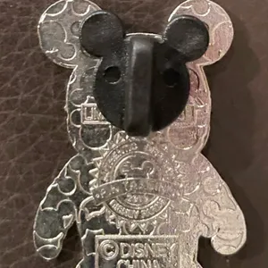 Disney Vinylmation Pin Unisex‎ OS Grey Excellent Valentine Mickey Heart 2013 thumbnail 4