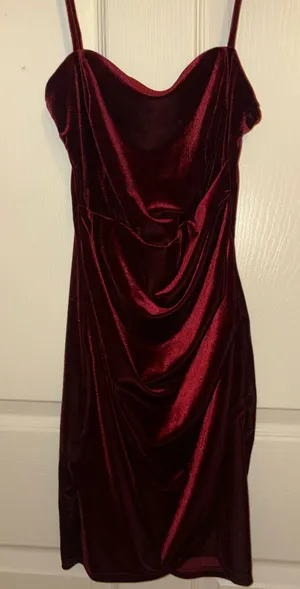 Windsor Homecoming Dress Burgundy thumbnail 1