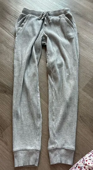 Alo sweatpants thumbnail 1