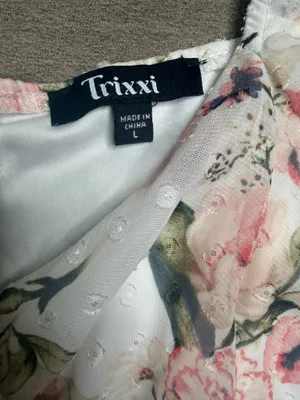 Trixxi Women’s cream pink floral dress and puff sleeves thumbnail 5