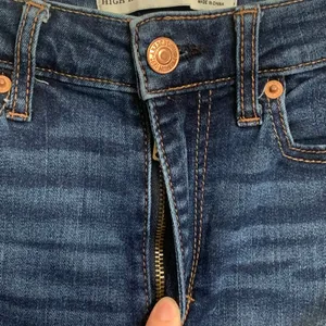 5/$25 Abercrombie & Fitch High Rise Super‎ Skinny Jeans in Medium Blue Wash thumbnail 3