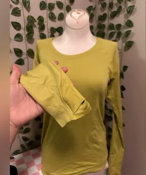 Green/Yellow Lululemon swiftly Long sleeve with thumb holes thumbnail 1
