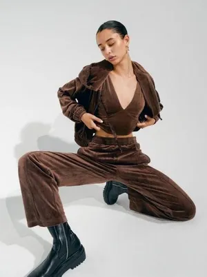 NIA - V Neck Sleeveless Velour Tank & Wide Leg Pants in Chocolate Brown thumbnail 6