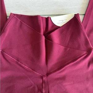 OFFLINE By Aerie Real Me High Waisted Crossover Legging Red Small NWT IN PKG thumbnail 5