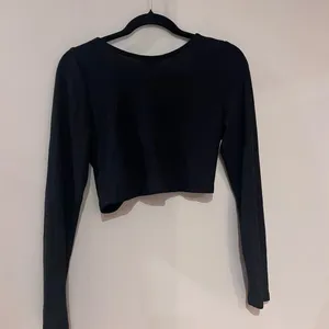 Wild Fable Black Long Sleeve Crop Twist Top NWT thumbnail 2