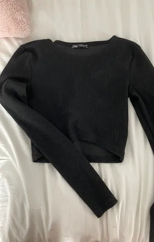Zara Long Sleeve thumbnail 1