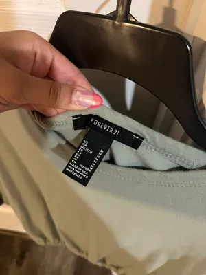 crop top thumbnail 3