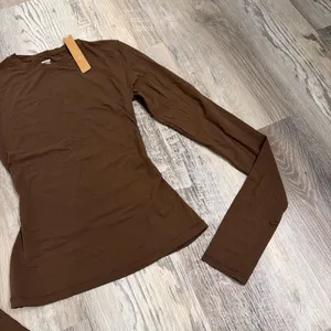 Skims fits everybody long sleeve shirt cocoa brown size xxsmall thumbnail 2