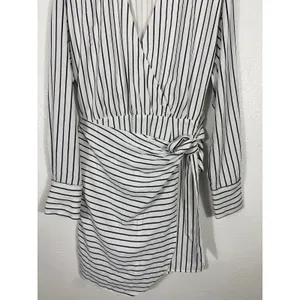 Abercrombie & Fitch White and Black Striped Wrap Mini Dress Size MT thumbnail 6