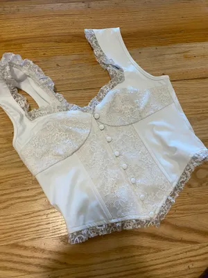 Edikted White Top Crop thumbnail 2