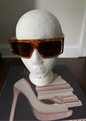 Tortoise Square Frame Sunglasses thumbnail 1