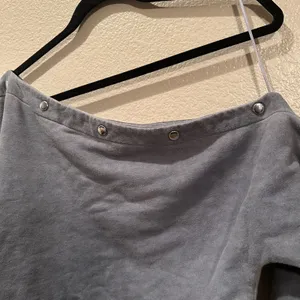 Jennifer Lopez Off-Shoulder Snap Asymmetrical French Terry Sweatshirt Cropped L thumbnail 3