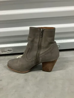 Frye Essa Bootie Size 9.5 Nubuck leather thumbnail 4