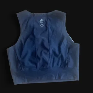 Adidas Women’s Large Wanderlust Geometric Crop Top Black Gray thumbnail 2