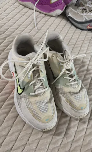 Women’s Nike Flywire Shoes thumbnail 1