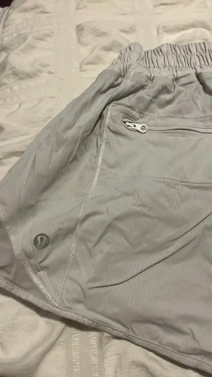 Lululemon Hotty Hot Shorts 4" thumbnail 4