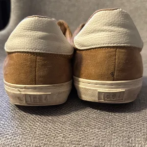Tan Casual Sneakers Size 9 thumbnail 2