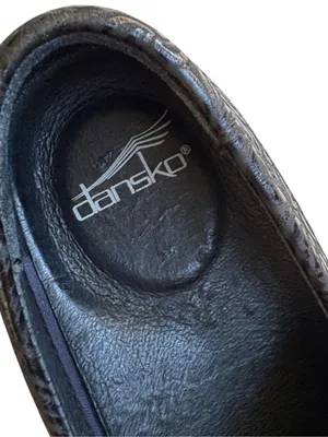EUC Dansko Leather Embossed clogs Black Size 8 thumbnail 3