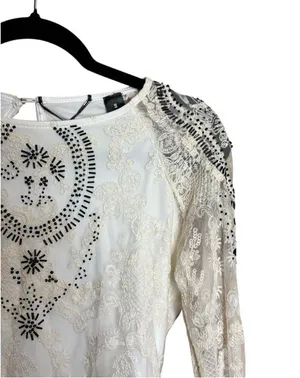 BKE Buckle Top Womens Small Ivory Lace Boho Artsy Stretch Embroidered Blouse thumbnail 1