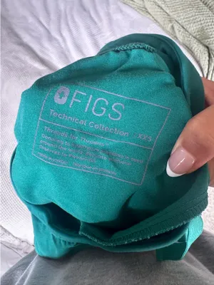 FIGS Scrub Pants thumbnail 2