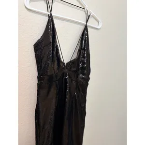 PrettyLittleThing Black Sequin Plunge Mini Dress Size 2 thumbnail 6