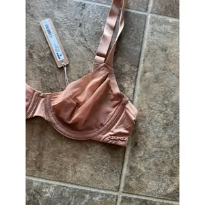 Skims No Show Molded Unlined Balconette Bra Ochre 32B thumbnail 4