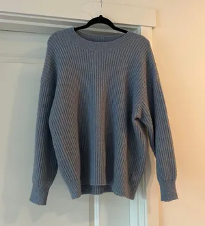 H&M Blue wool blend ribbed knit oversized sweater thumbnail 1
