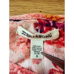Billabong Pink Floral Boho Romper V-Neck Ruffle Hem Size‎ 6 thumbnail 4
