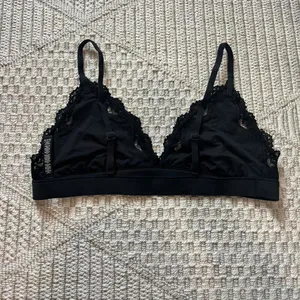 Skims Fits Everybody Lace Triangle Bralette thumbnail 3