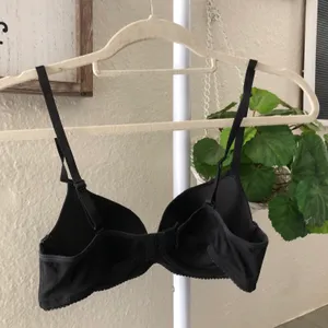 Black push up bra (Size 34B) thumbnail 2