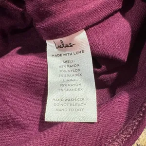 NWT Lulus Womens Bodysuit V Neck Sleeveless Burgundy Size Medium DX thumbnail 3
